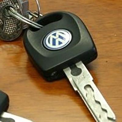 Schlüssel inklusive 8E Transponder Chip für Audi - Schlüsselblatt HU66 -  After Market Produkt